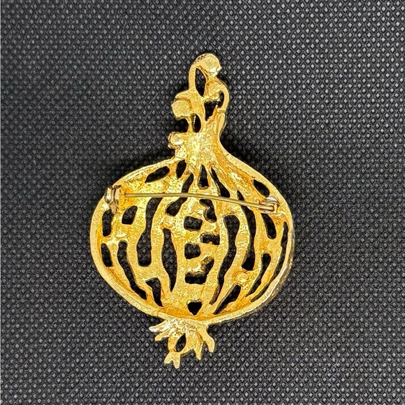 VINTAGE Statement Gold Open-Work Pomegranate/Onion Or Pumpkin Rhinestone Brooch - Picture 3 of 8